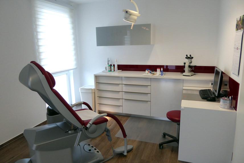 Gyn-Praxis-Herford-Behandlungszimmer-1.JPG